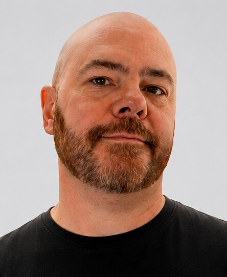Retrato de Marcos Guillén, socio fundador y presidente del consejo de ipcore